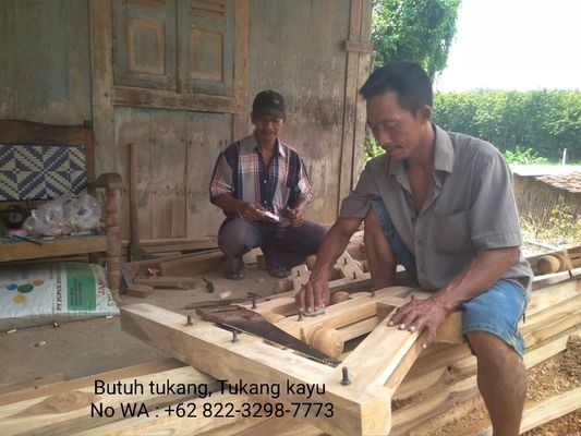 Butuh tukang, tukang kayu